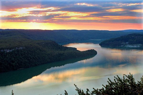 LAC DE VOUGLANS JURA