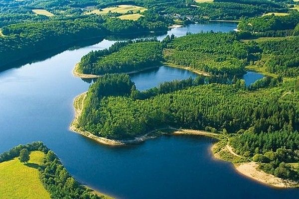 LAC DE VASSIVIERE